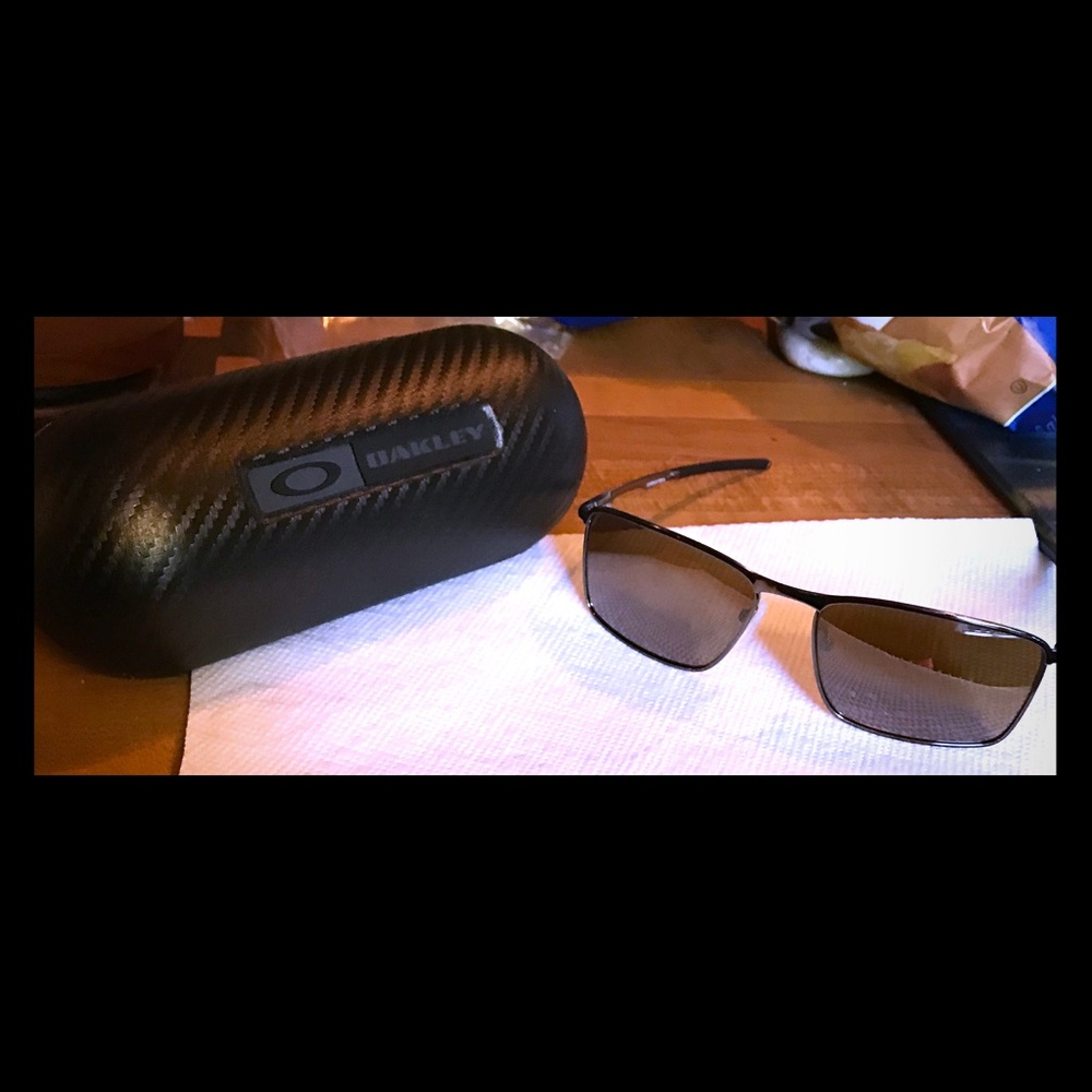 NWOT Men’s Oakley Sunglasses